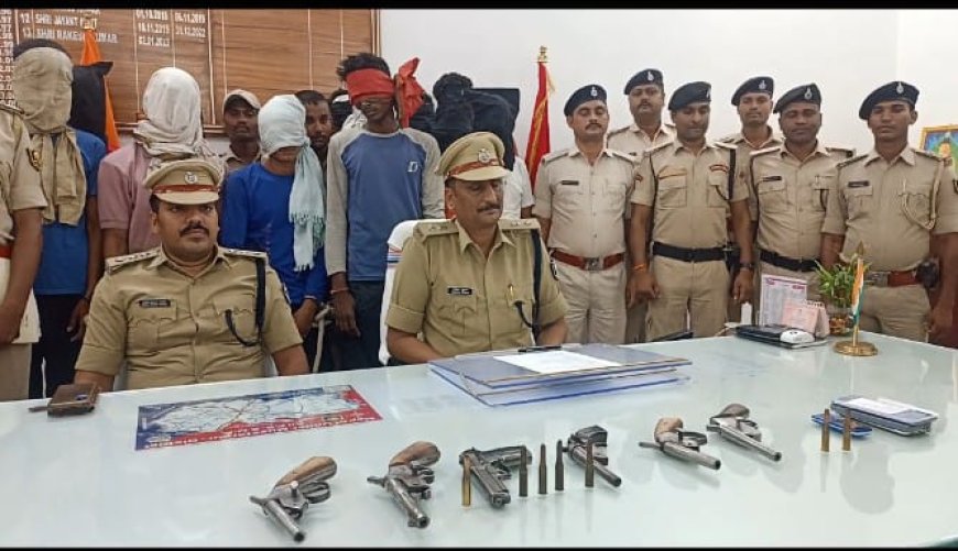 मुजफ्फरपुर पुलिस ने 24 घंटे में 12 कुख्यात अपराधियों को किया गिरफ्तार